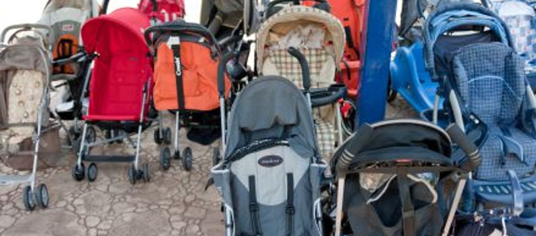Fairfax eruv allows pushing strollers picture